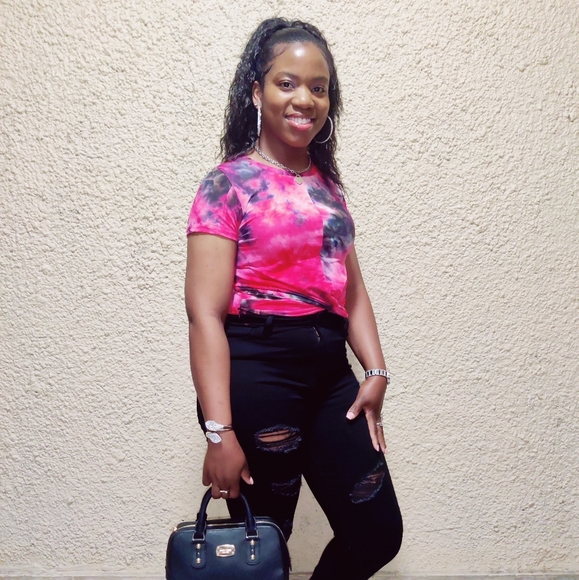 LIKE THIS FOR LIVE SHOW UPDATES. Sharing yours and mine - Picture 5 of 5